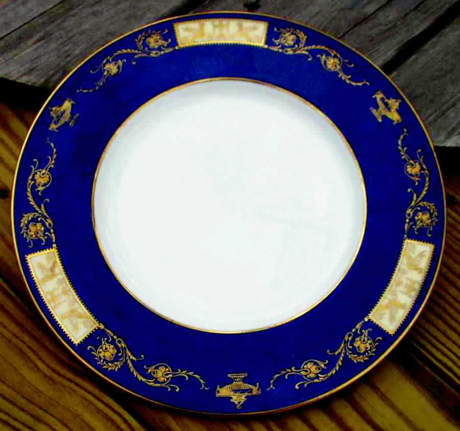R8261 Dinner Plate by Spode-1