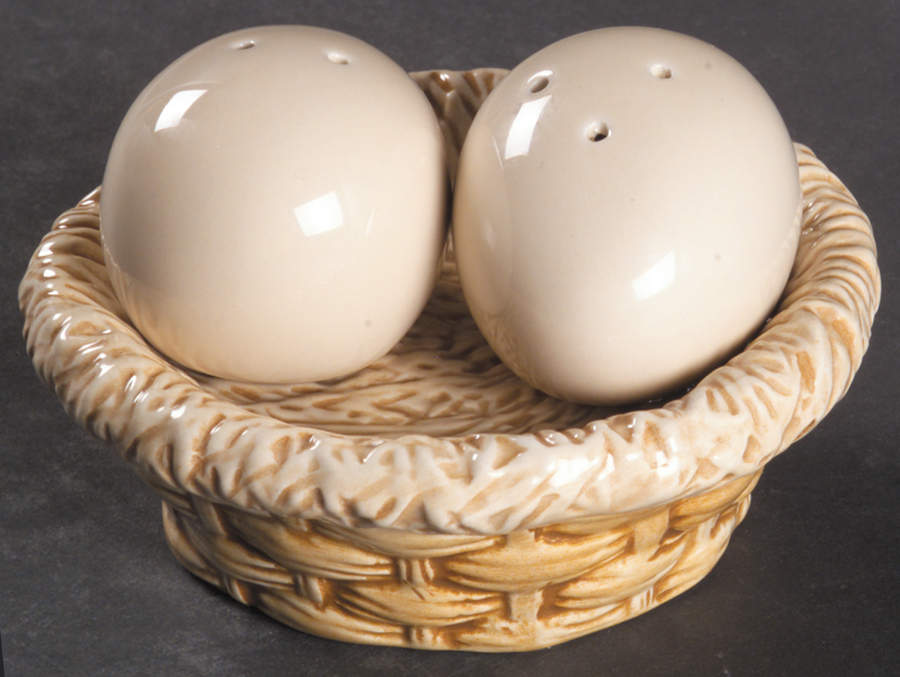 On the Farm Salt & Pepper Set w/Base by Sakura-1