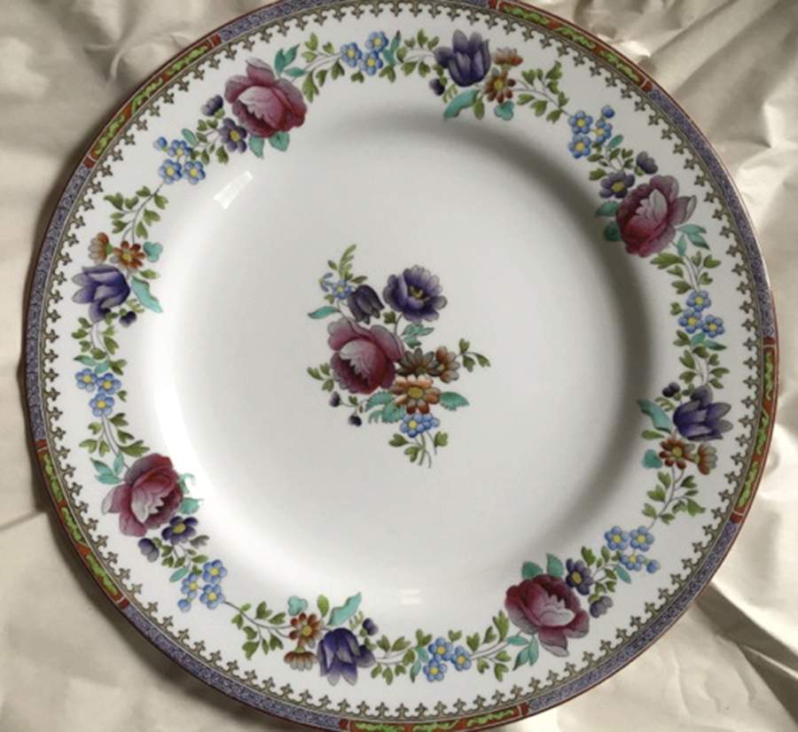 R4893 Dinner Plate by Spode-1