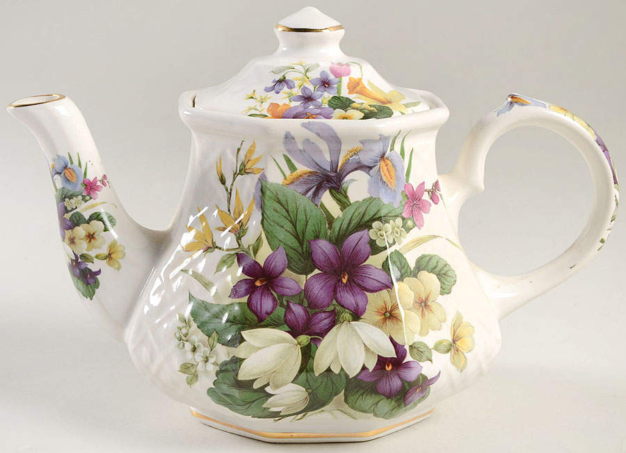 Duchess Teapot & Lid by Sadler-1