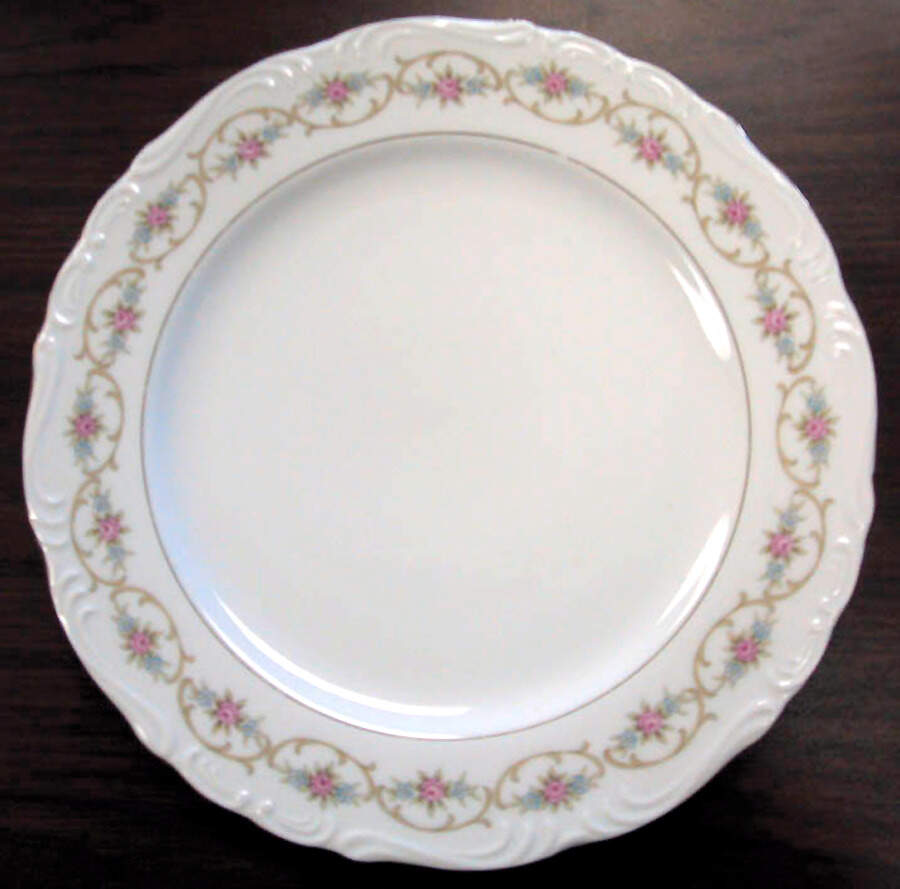 Versailles Dinner Plate by Sakura-1