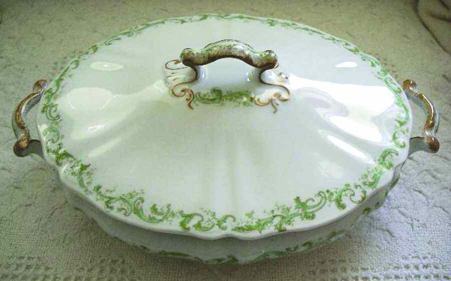54908 Round Covered Vegetable by Syracuse-1