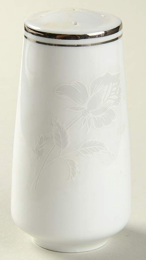 Carolyn (With Ring) Pepper Shaker by Seizan-1