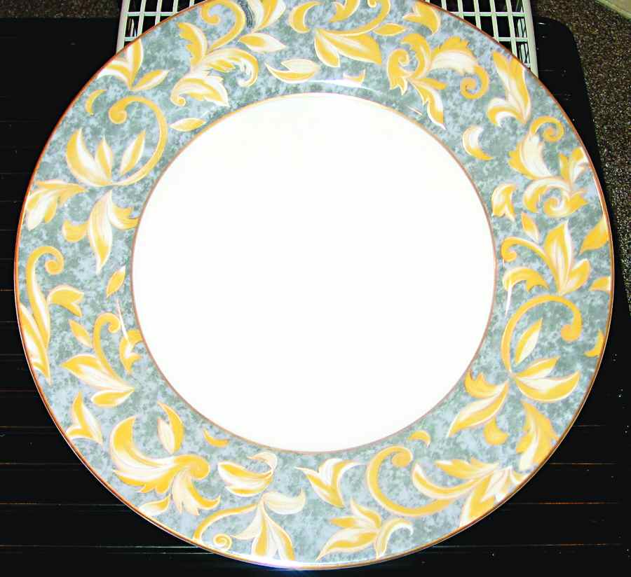 SCH441 Dinner Plate by Schumann - Bavaria-1