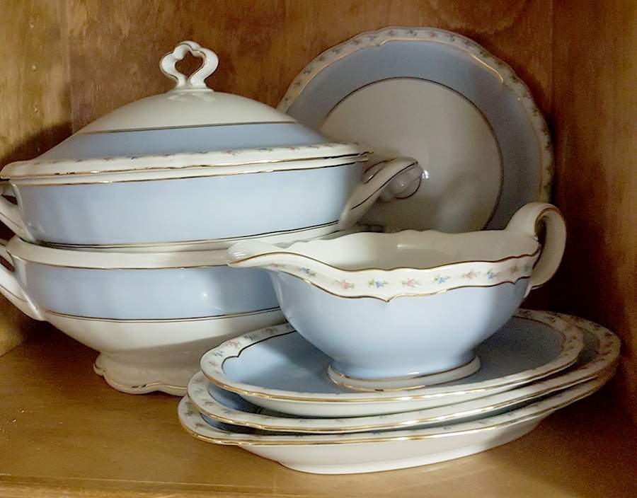 SLT305 Gravy Boat & Underplate by Seltmann-1