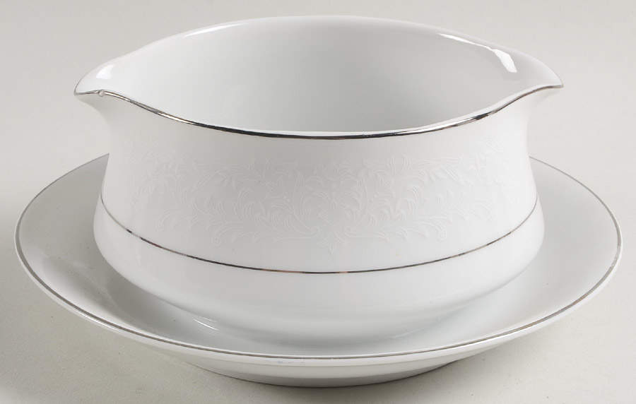 SON82 Gravy Boat with Attached Underplate by Sone-1