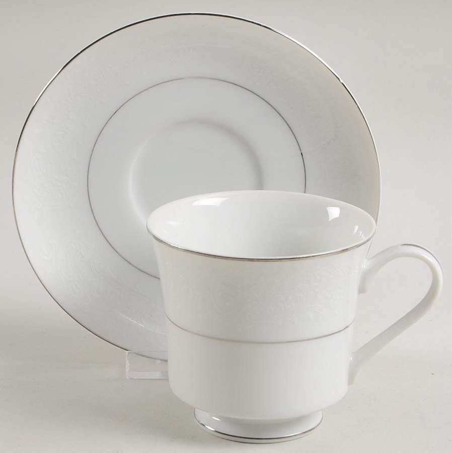 SON82 Footed Cup & Saucer Set by Sone-1