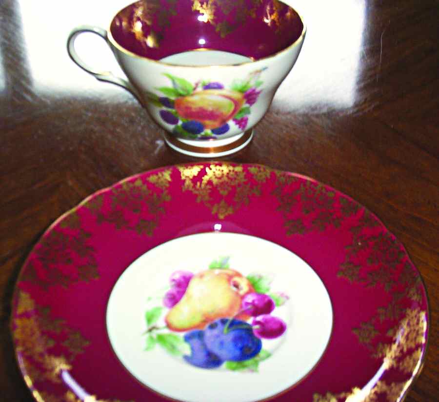 0605-548 Footed Cup & Saucer Set by Shelley-1