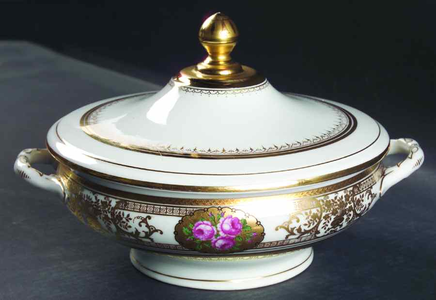 SLT311 Round Covered Vegetable by Seltmann-1