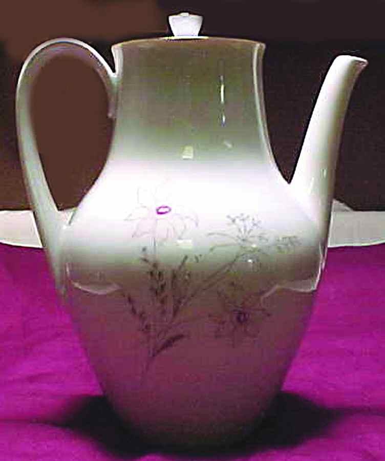 25028 Coffee Pot & Lid by Seltmann-1