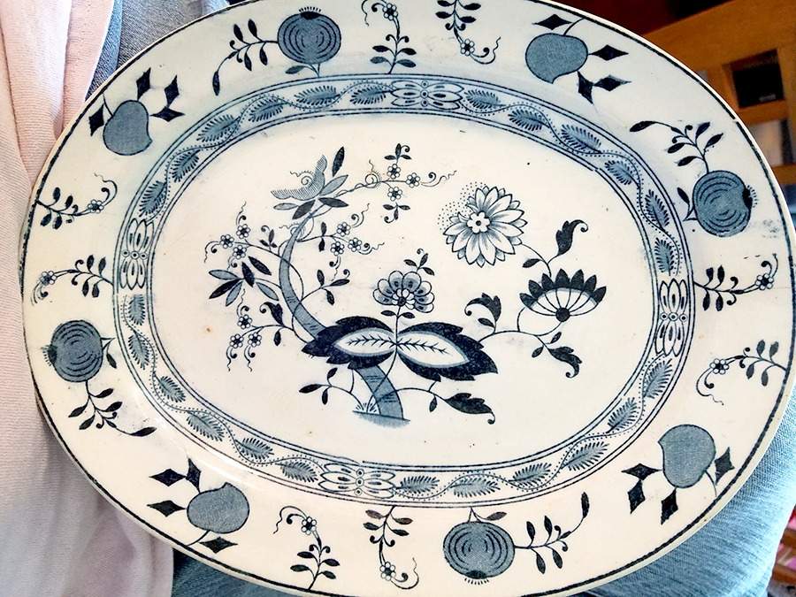 Onion (Smooth) 10" Oval Serving Platter by Staffordshire-1