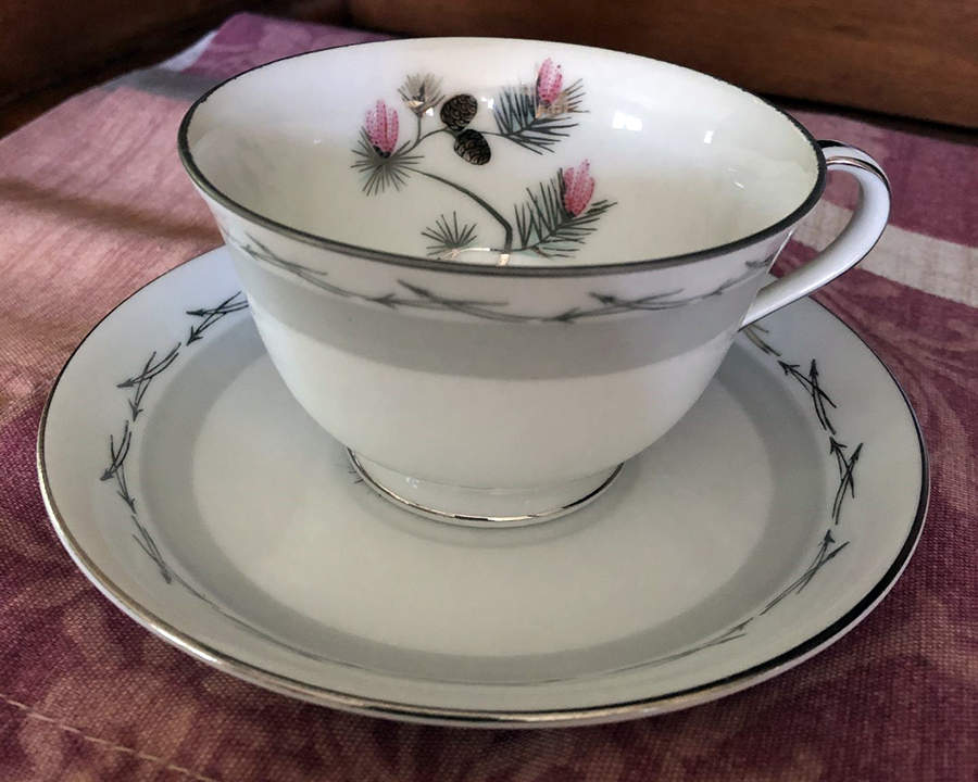 SON85 Footed Cup & Saucer Set by Sone-1