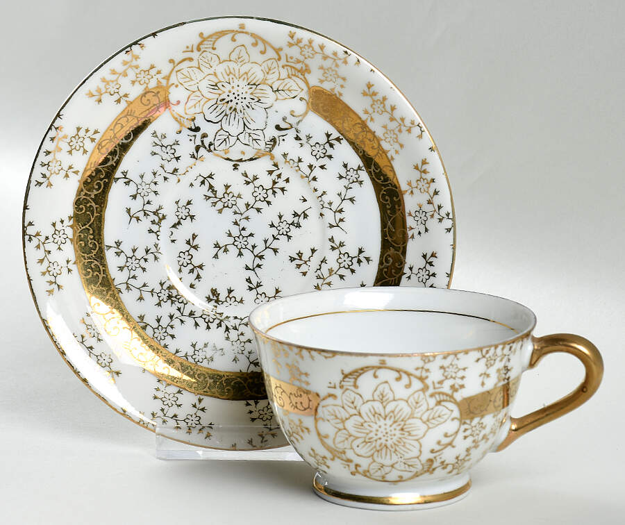 SER3 Footed Cup & Saucer Set by Sterling China (Japan)-1