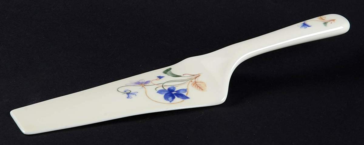 Blue Flower&Vine Solid Ceramic Pie/Cake Server by Sadek-1