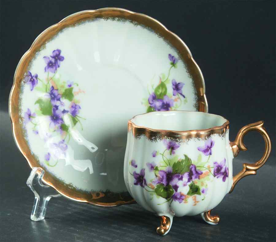 8-691 Footed Cup & Saucer Set by Saji-1