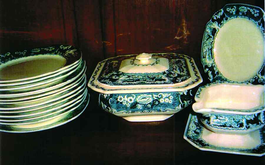 Victoria Blue Gravy Boat with Attached Underplate by Societe Ceramique-1