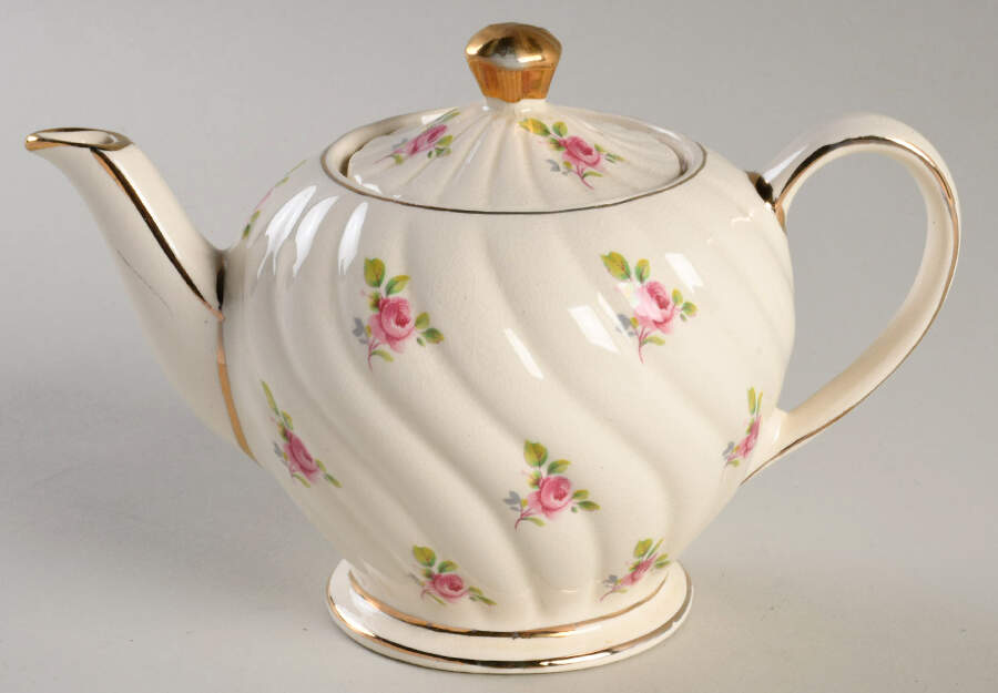 1593 Individual Teapot & Lid by Sadler-1