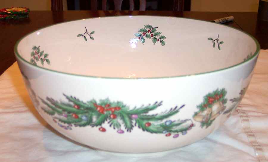Christmas Tree Garland 9" Salad Serving Bowl by Spode-1