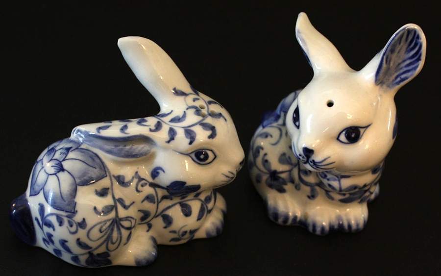 Blue Mum Figural Salt & Pepper Set by Sadek-1