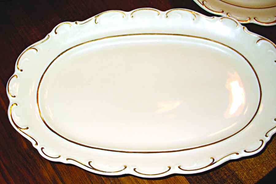 SCH484 14" Oval Serving Platter by Schumann - Bavaria-1