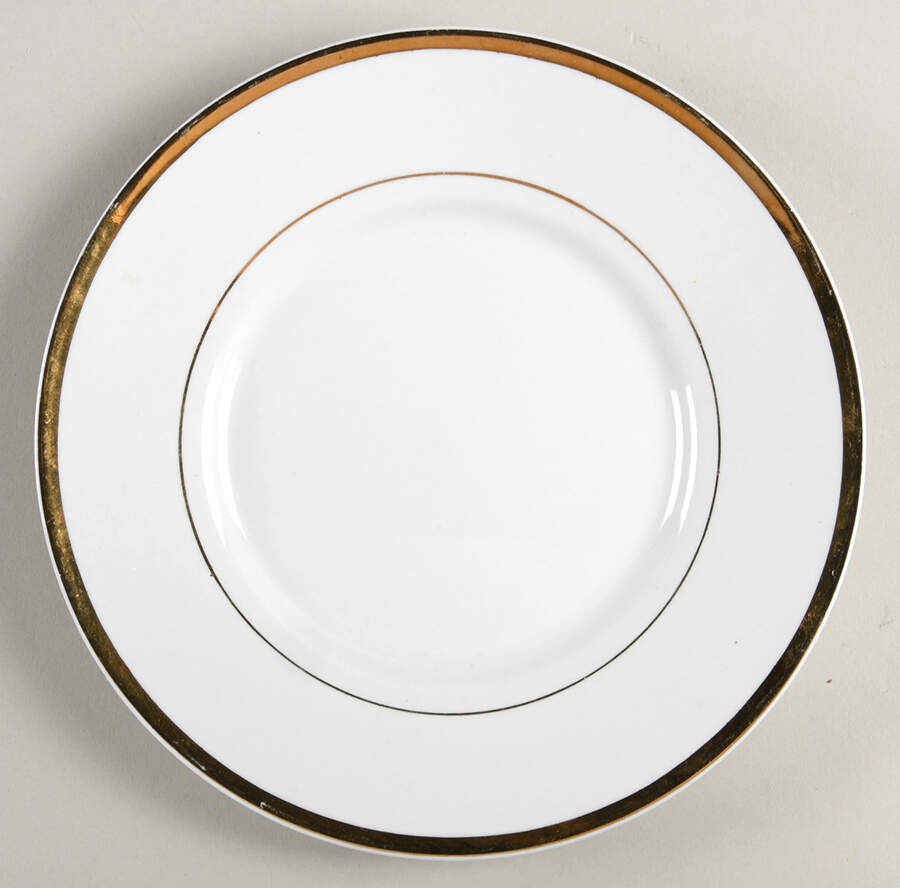 Golden Traditions (1-8 Trim) Bread & Butter Plate by Signature-1