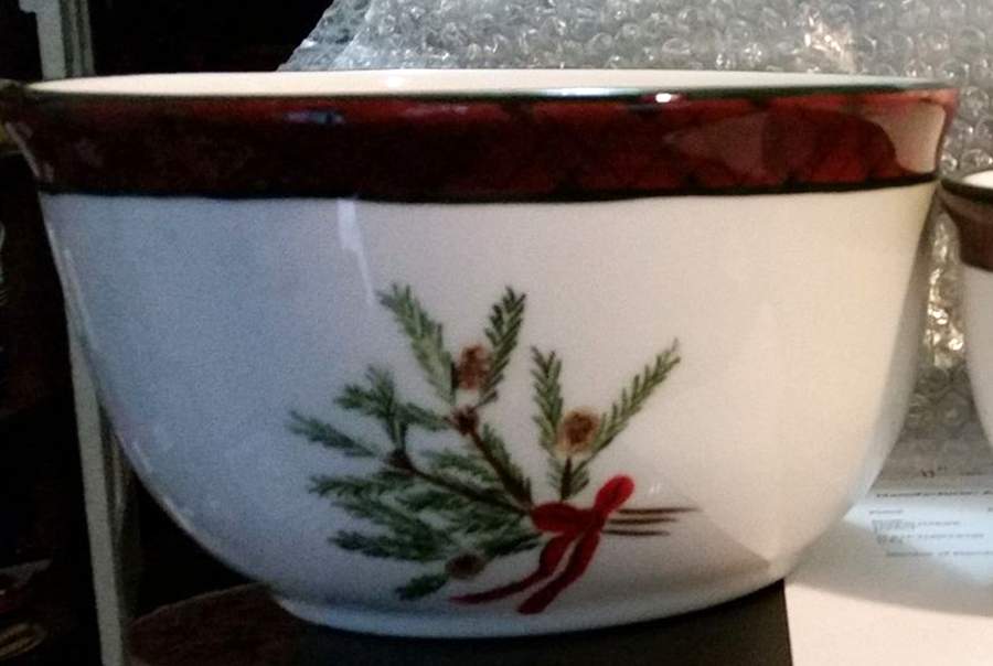 Holiday Greens 8" Mixing Bowl by Sakura-1