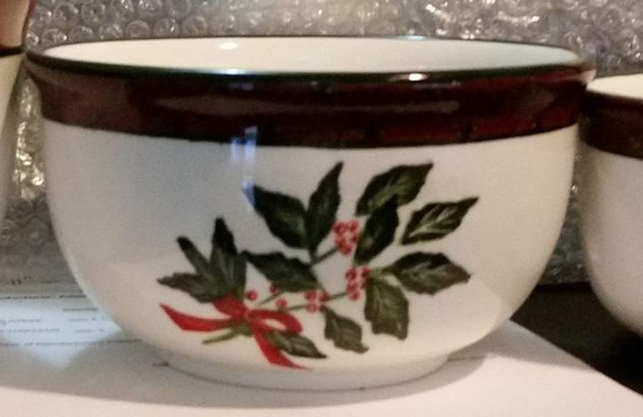 Holiday Greens 7" Mixing Bowl by Sakura-1