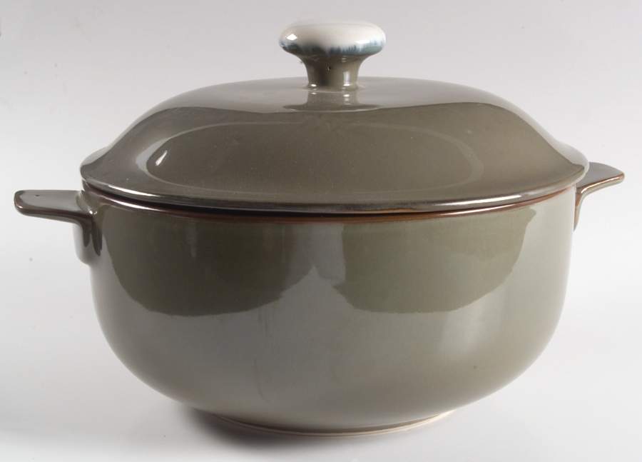 Concepts Avocado 2.5 Qt Round Covered Casserole by Sango-1