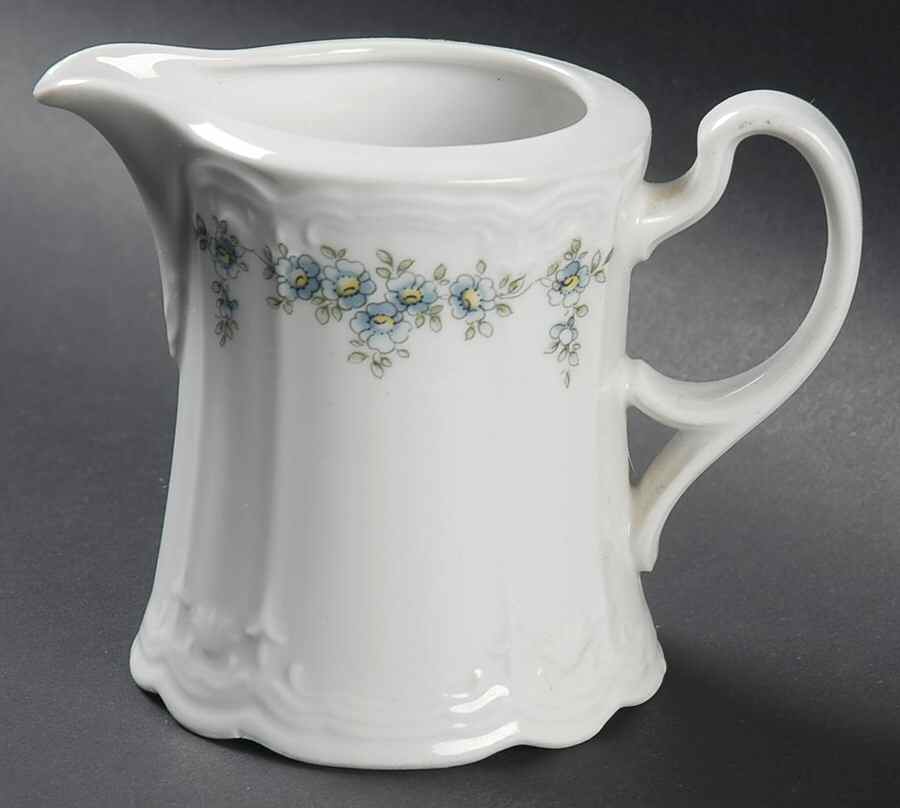 SLT339 Creamer by Seltmann-1