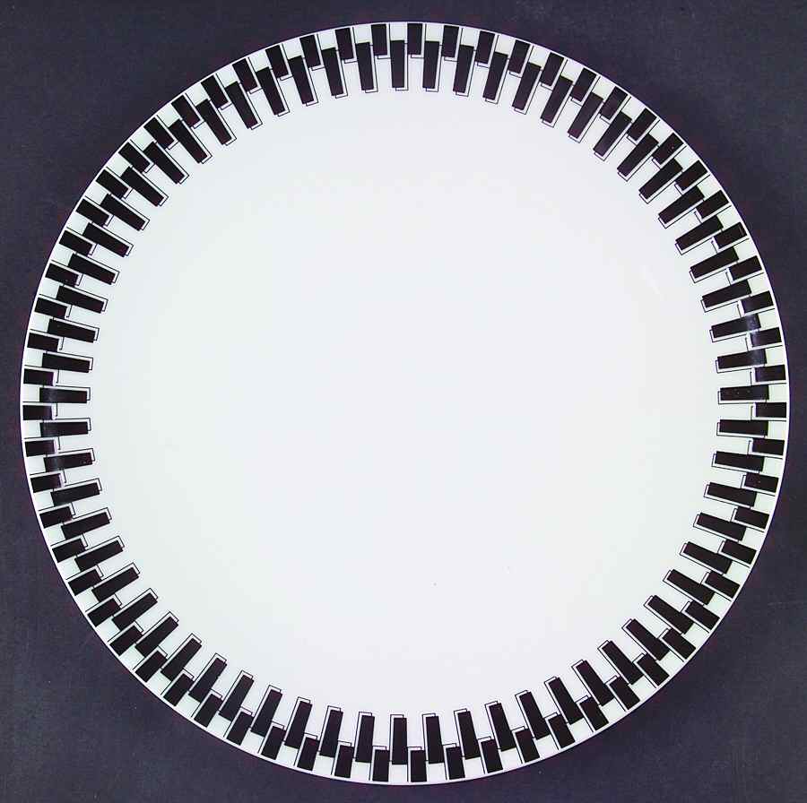 Foley Square Black Dinner Plate by Studio Nova-1