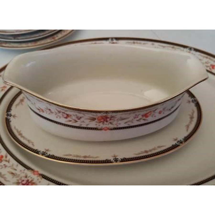 Asuka Gravy Boat with Attached Underplate by Seizan-1