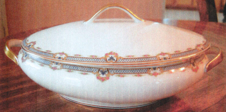SRA3 Oval Covered Vegetable by Nathan Straus & Sons-1