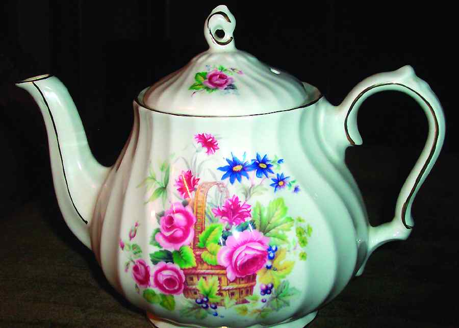 Y161H Teapot & Lid by Sadler-1
