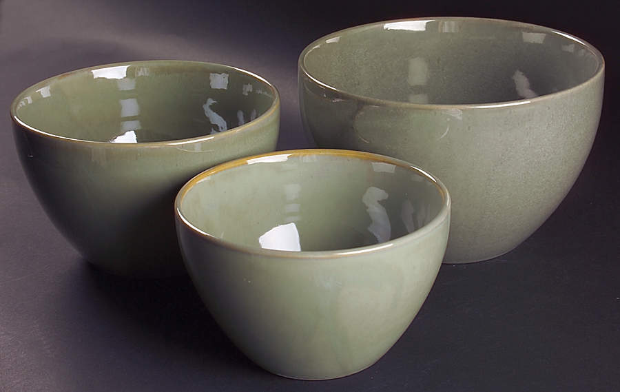 Passion Green (3 Piece) Mixing Bowl Set by Sango-1