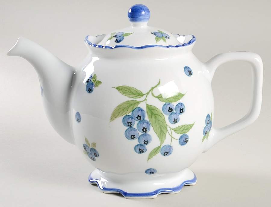 Blueberries Teapot & Lid by Sadek-1