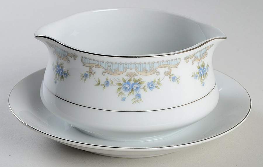 SON91 Gravy Boat with Attached Underplate by Sone-1