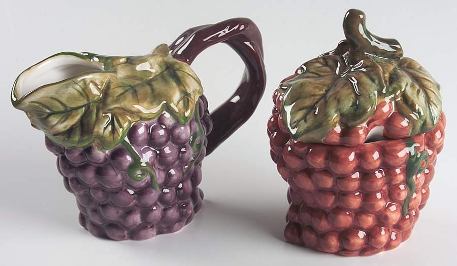 Victoria (Earthenware) Figural Creamer & Sugar Set by Sakura-1