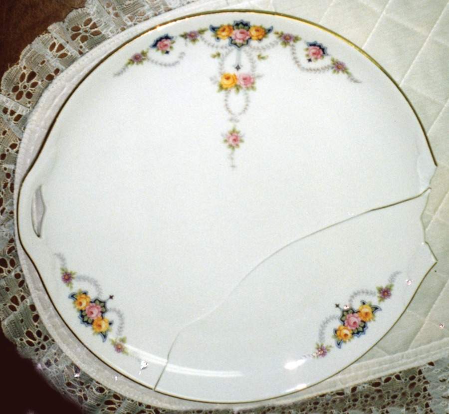 SCR106 Handled Cake Plate by Scherzer-1