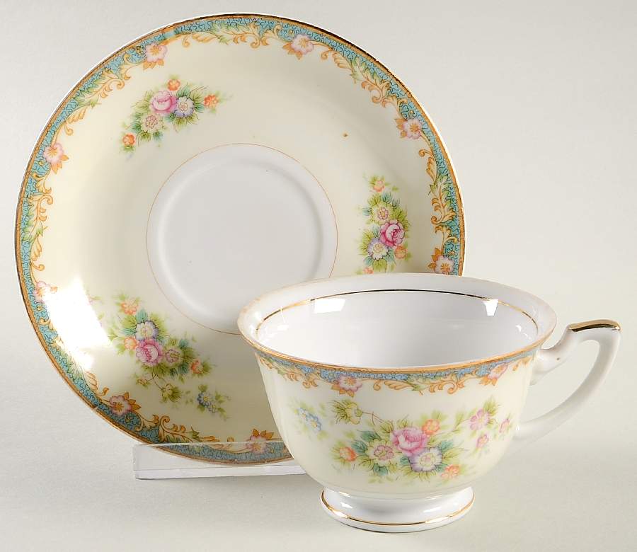 SAK26 Footed Cup & Saucer Set by Sakura-1