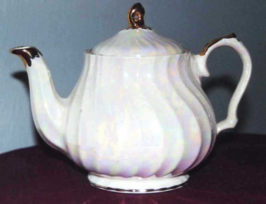 SA19 Teapot & Lid by Sadler-1