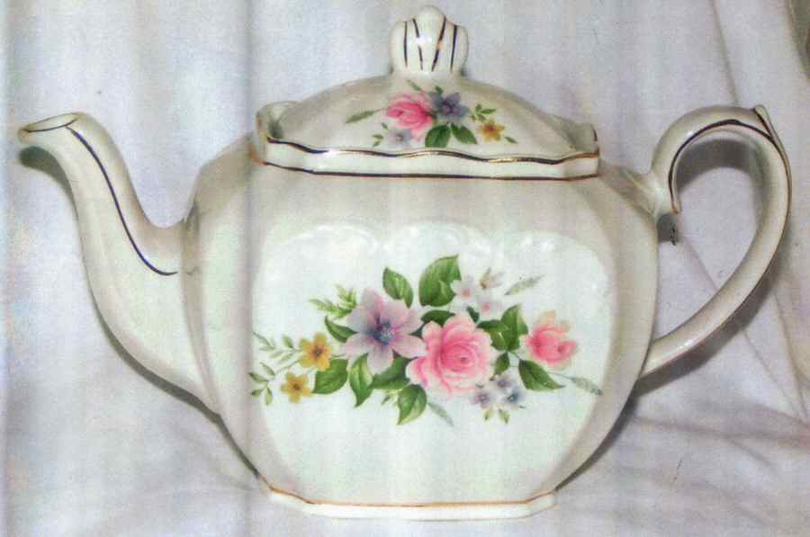 SA21 Teapot & Lid by Sadler-1
