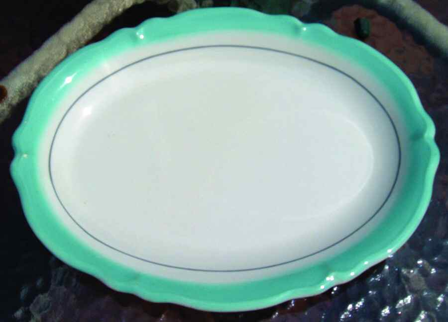 SHO288 14" Oval Serving Platter by Shenango-1