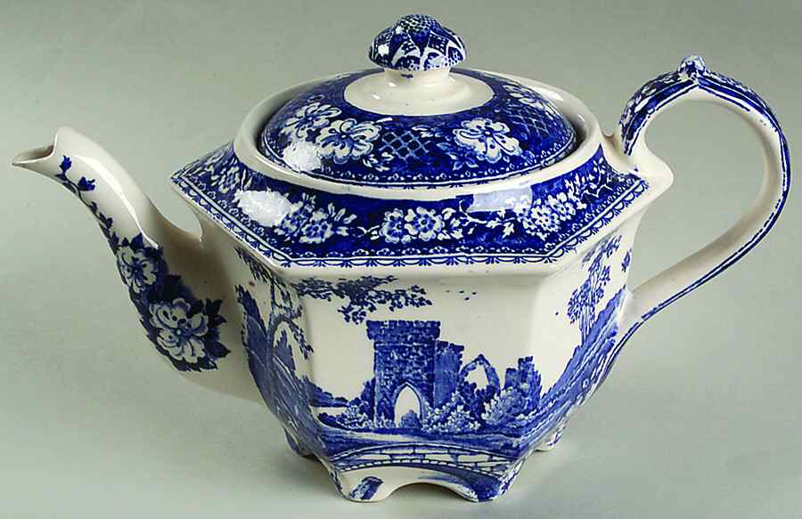 Brigadoon Blue Mini Teapot & Lid by Sadler-1