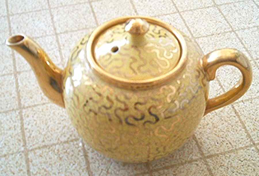 0657 Teapot & Lid by Sudlow's (Burslem)-1