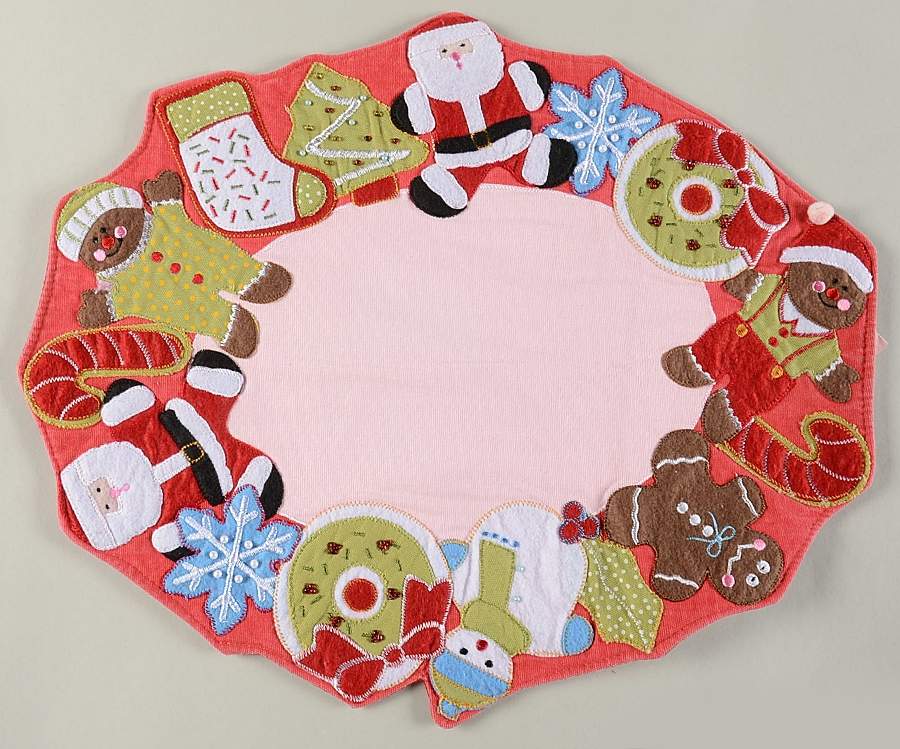 Homemade Holidays Oval Cloth Placemat by St Nicholas Square-1