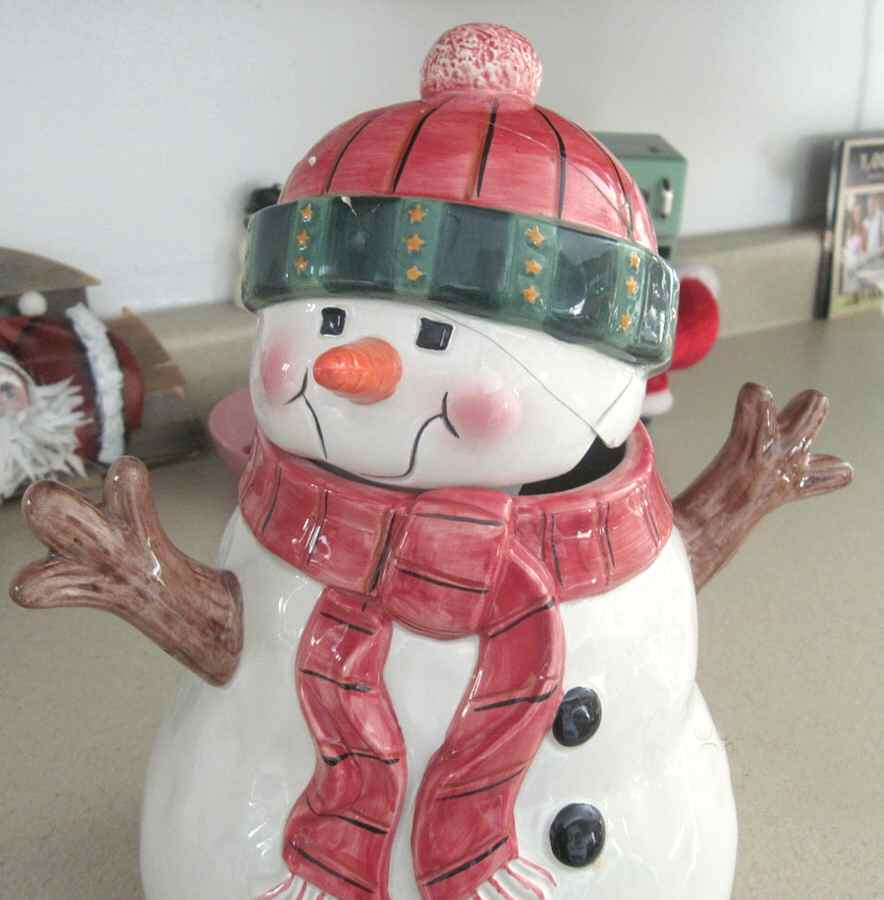 Snowmen Portraits (Hand Painted) Figural Cookie Jar & Lid by Sakura-1