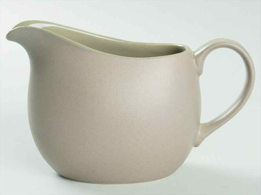 Zen Khaki Creamer by Sasaki-1
