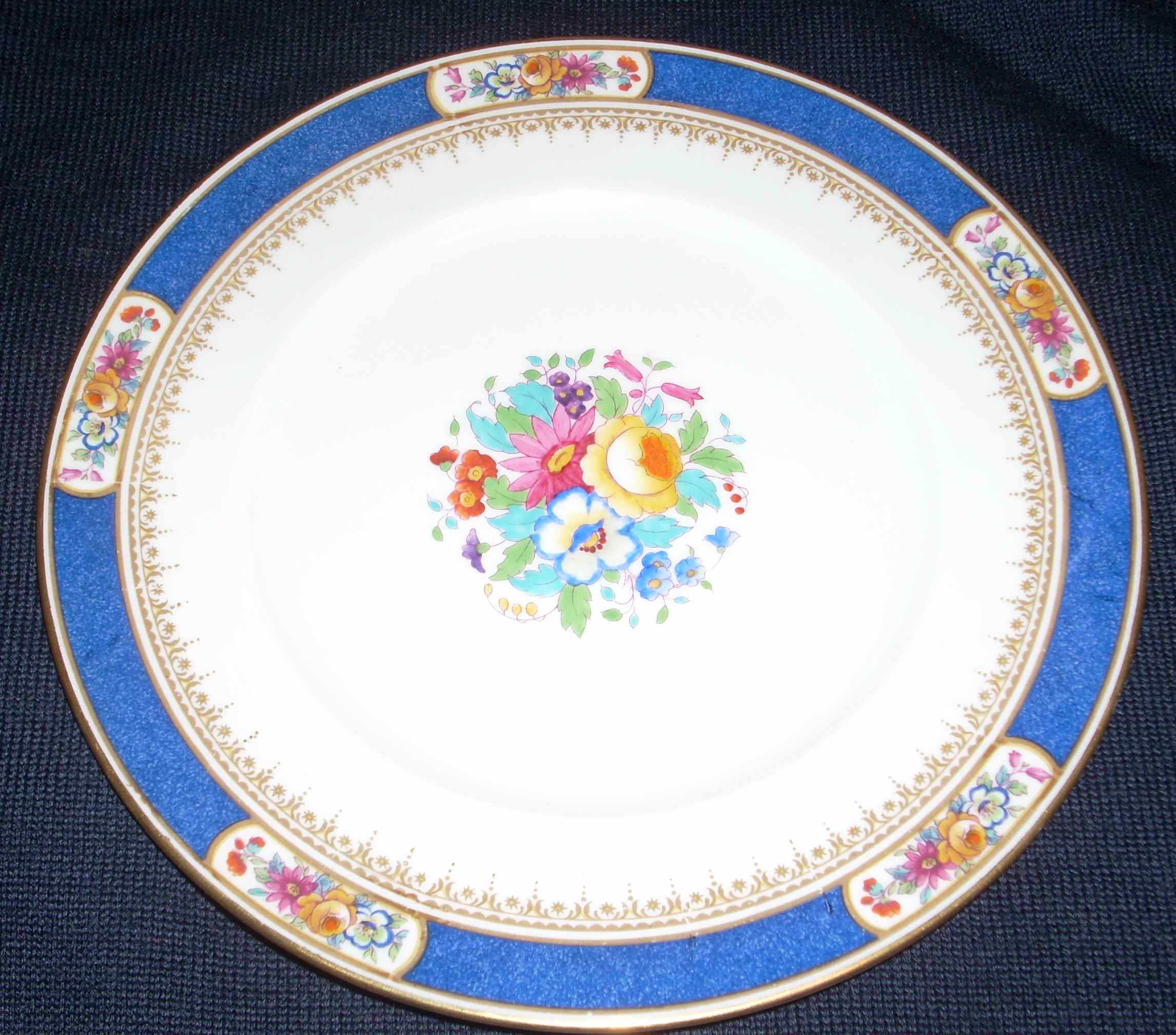 Y6770 Luncheon Plate by Royal Cauldon-1
