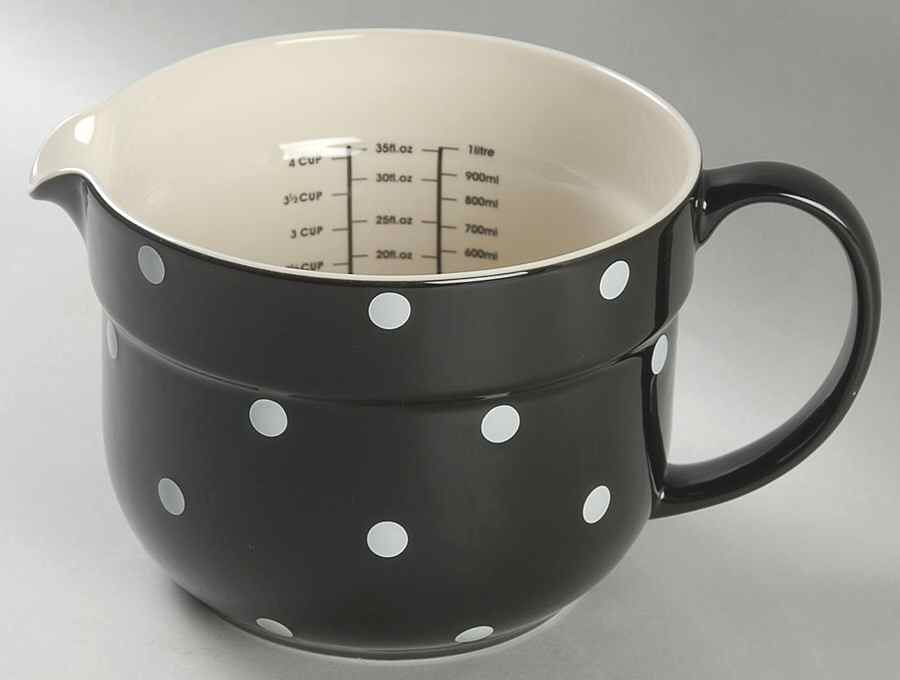 Baking Days Black 32 Oz Measuring Jug by Spode-1