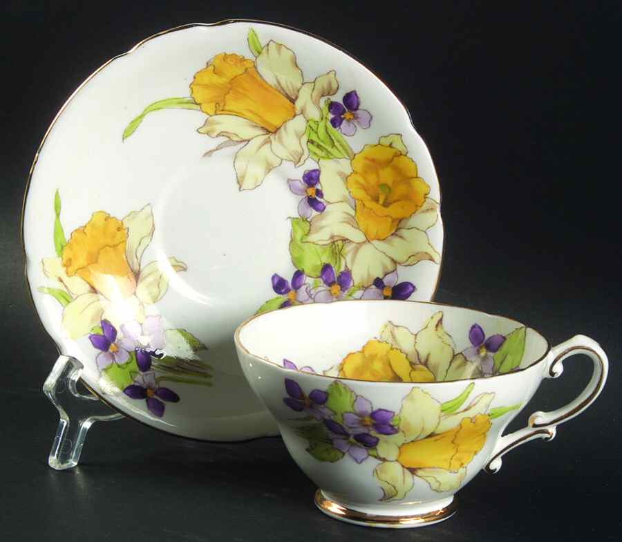 Daffodills Footed Cup & Saucer Set by Stanley China (ENG)-1